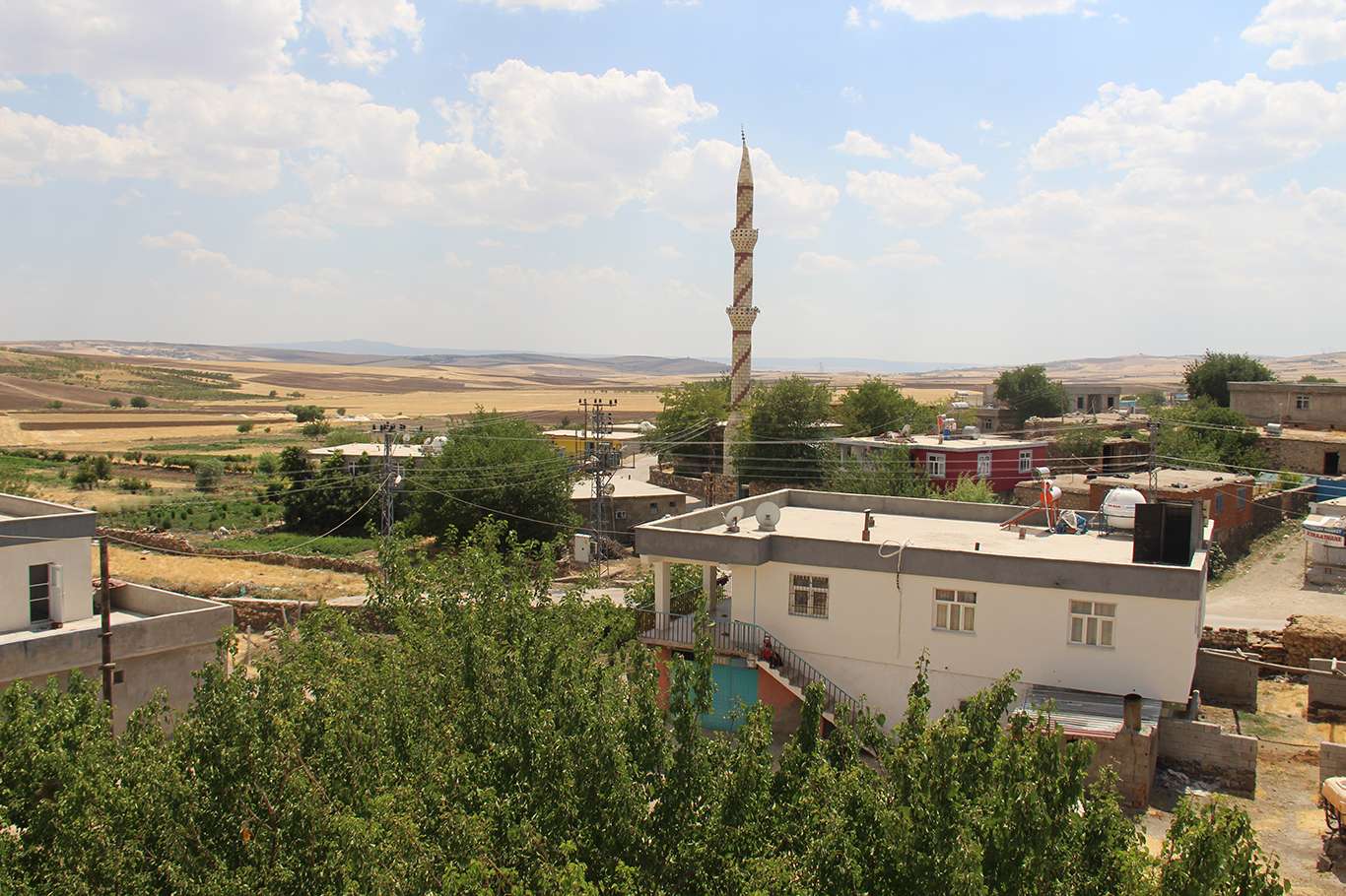 ​20 yıldır suya hasret kalan mahalle sakinleri yetkililere seslendi: Su sorunumuz çözülsün